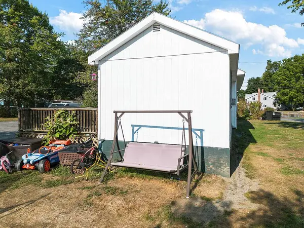 19 Summer ST, Madison, ME 04950