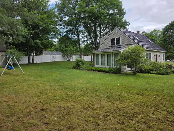 137 Barlen ST, Farmington, ME 04938