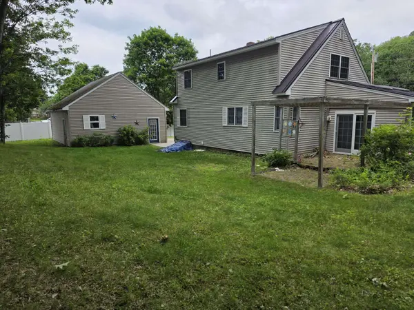 137 Barlen ST, Farmington, ME 04938