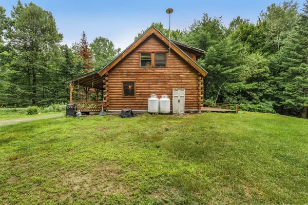 228 Dill RD, Starks, ME 04911