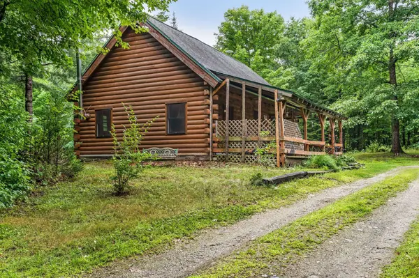 228 Dill RD, Starks, ME 04911