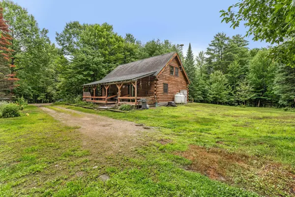 228 Dill RD, Starks, ME 04911
