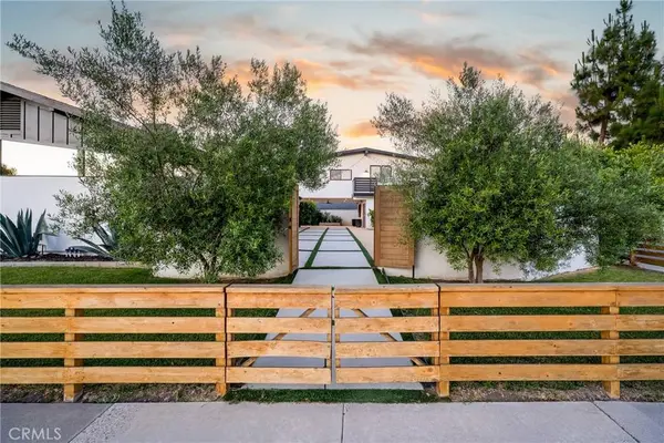 3000 Country Club DR, Costa Mesa, CA 92626