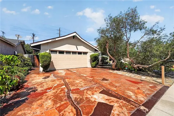 1288 Londonderry ST, Costa Mesa, CA 92626