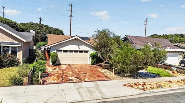 1288 Londonderry ST, Costa Mesa, CA 92626