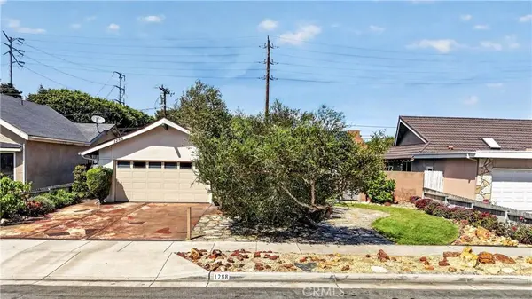 1288 Londonderry ST, Costa Mesa, CA 92626