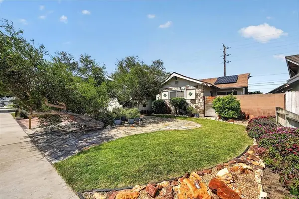 1288 Londonderry ST, Costa Mesa, CA 92626