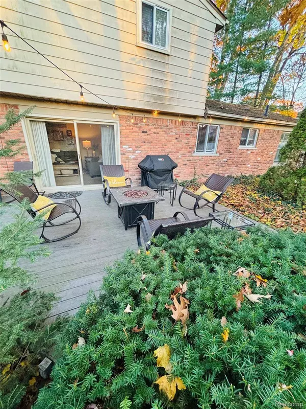 37243 Maple Leaf CT, Clinton Township, MI 48036