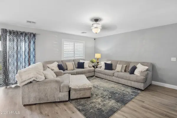 38257 N JONATHAN Street, San Tan Valley, AZ 85140