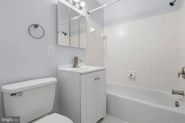 1001 CHILLUM RD #306, Hyattsville, MD 20782