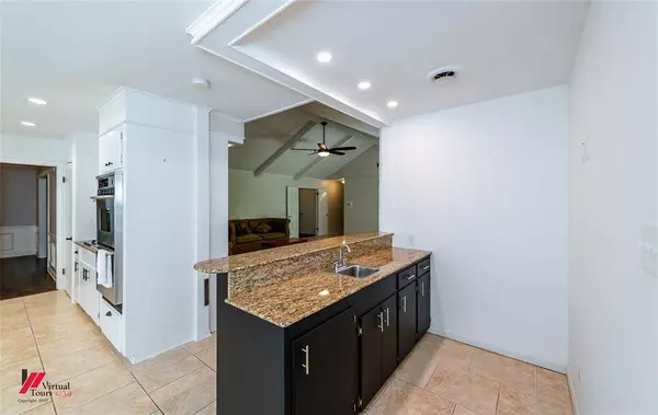 589 Spring Lake Drive, Shreveport, LA 71106