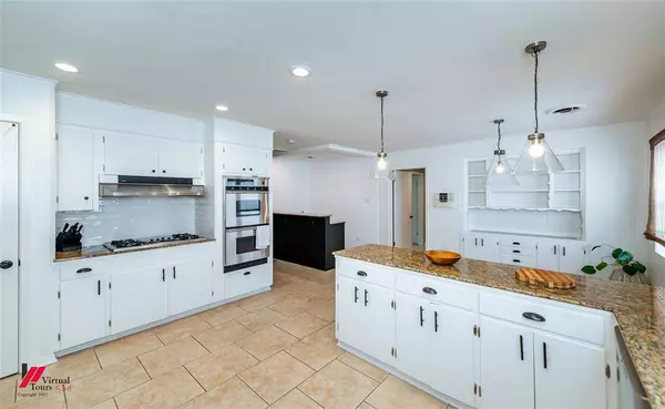 589 Spring Lake Drive, Shreveport, LA 71106