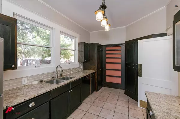 832 Jefferson Place, Shreveport, LA 71104