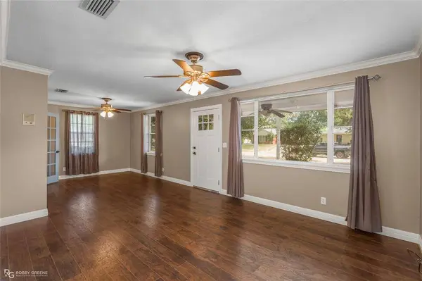 2704 E Cavett Drive, Shreveport, LA 71104