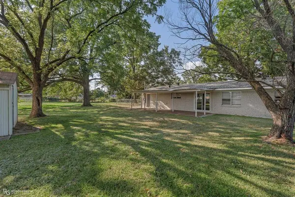 1106 Caroline Drive, Bossier City, LA 71112
