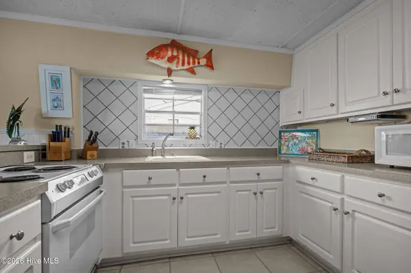 249 Moonlight DR, Atlantic Beach, NC 28512