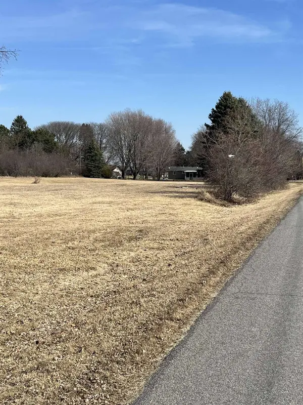 8246 N Crystal Lake Road, Beaver Dam, WI 53916