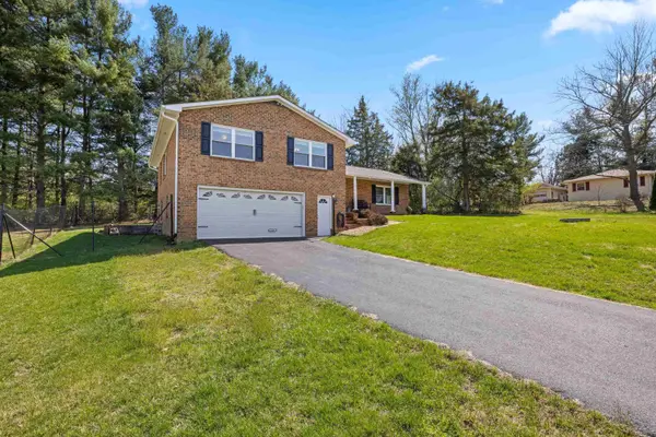 249 CATTLE SCALES RD, Waynesboro, VA 22980