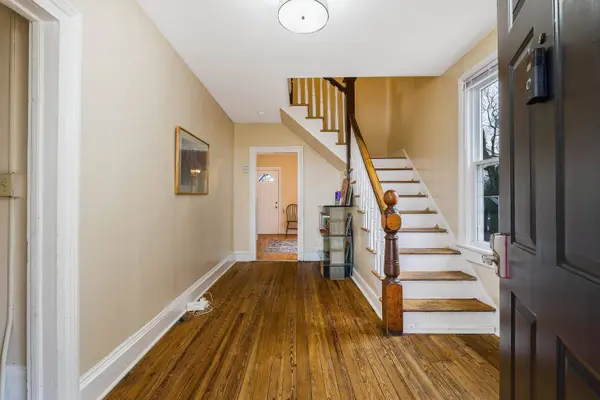 1306 JOHNSON ST W, Staunton, VA 24401