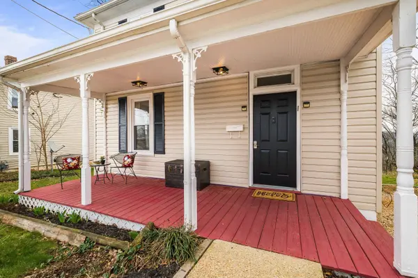 1306 JOHNSON ST W, Staunton, VA 24401