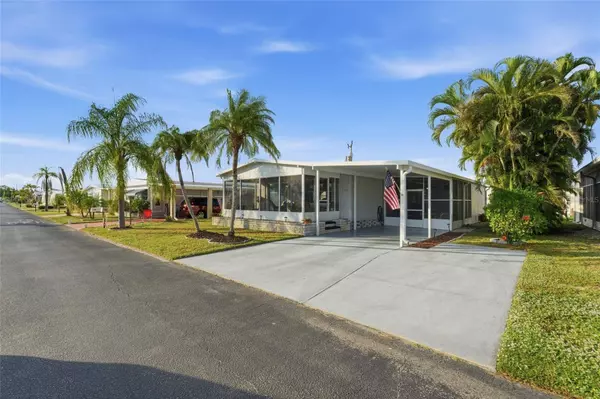 3073 LONGVIEW LN, North Fort Myers, FL 33917