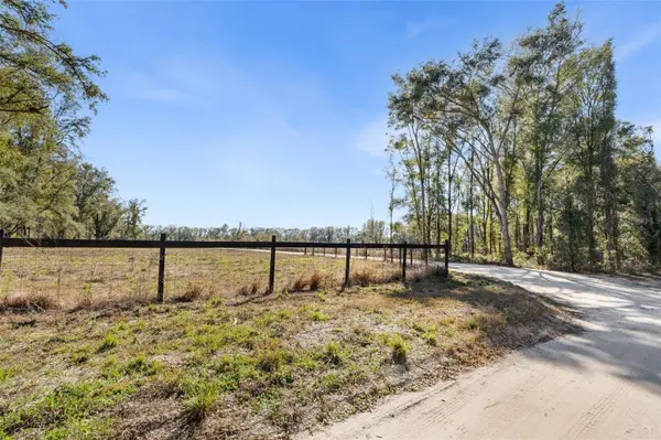 17807 SW 83RD AVE, Archer, FL 32618