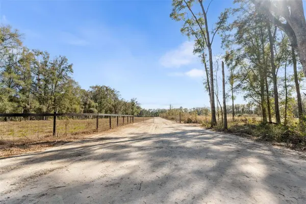 17807 SW 83RD AVE, Archer, FL 32618
