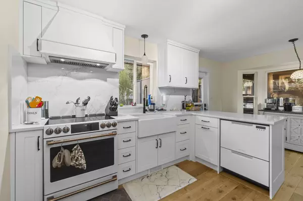 3038 Mcmillan RD, Abbotsford, BC V2S 6A8