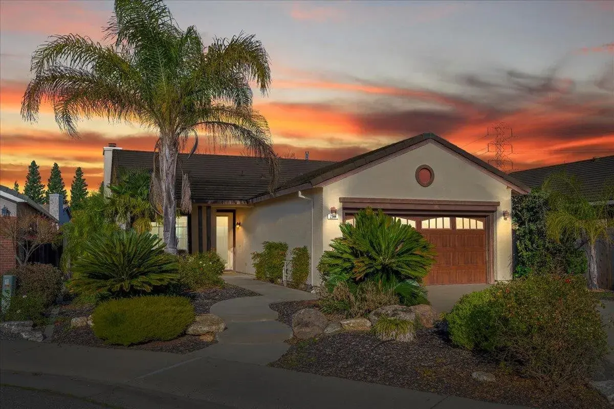 2314 Farndon Ct, Folsom, CA 95630-8540
