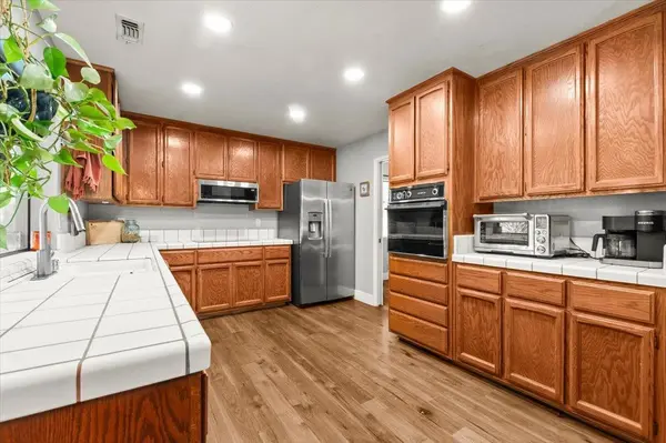 827 Governor Dr, El Dorado Hills, CA 95762-4334