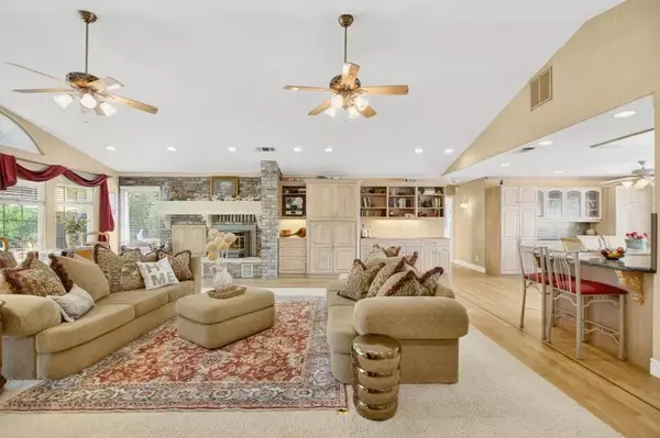 1508 Joby Ln, Sacramento, CA 95864-3129