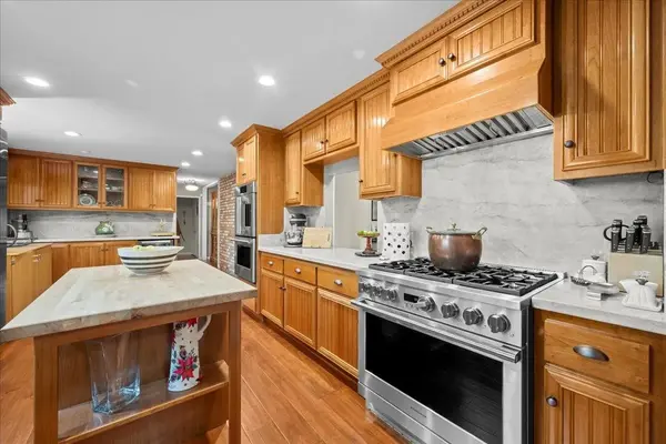 3900 Loma Dr, Shingle Springs, CA 95682-8795