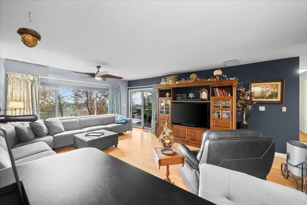 3900 Loma Dr, Shingle Springs, CA 95682-8795