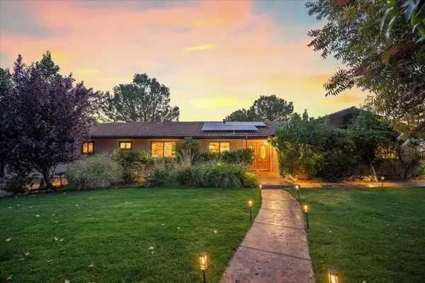 3900 Loma Dr, Shingle Springs, CA 95682-8795