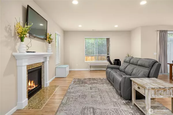 3948 Campus Willows LOOP NE, Lacey, WA 98516