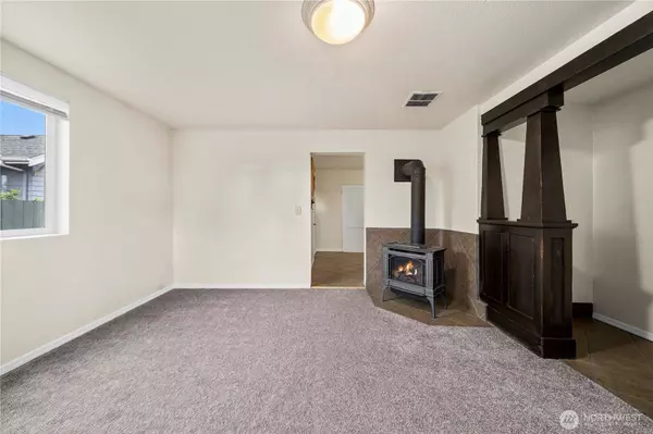 1025 E 54th ST, Tacoma, WA 98404