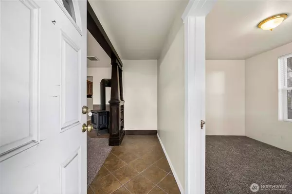 1025 E 54th ST, Tacoma, WA 98404