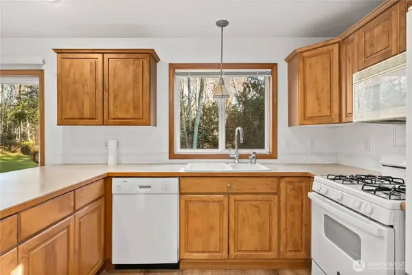 7626 78th LOOP NW, Olympia, WA 98502