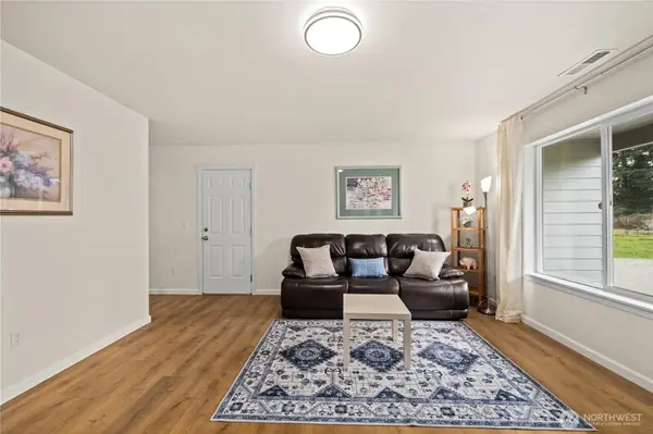 7913 Ayer ST SE, Olympia, WA 98501