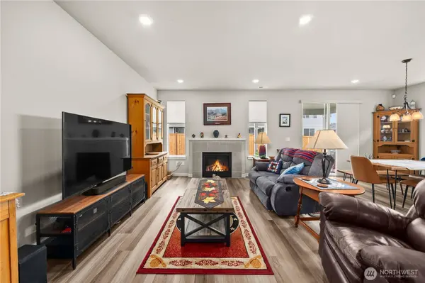 18224 134th AVE E, Puyallup, WA 98374