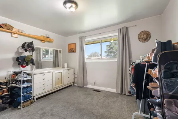 Roy, UT 84067-3313,4533 S 2075 W