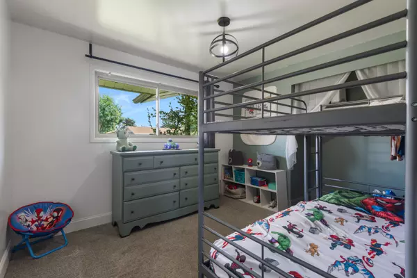 Roy, UT 84067-3313,4533 S 2075 W