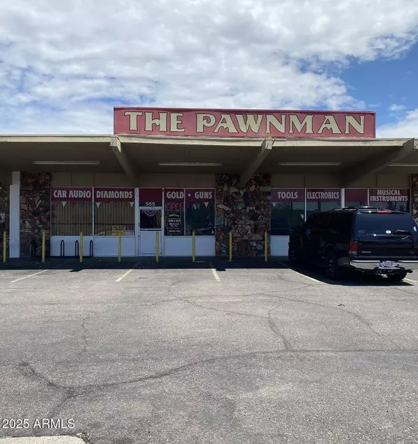 555 N COUNTRY CLUB Drive, Mesa, AZ 85201