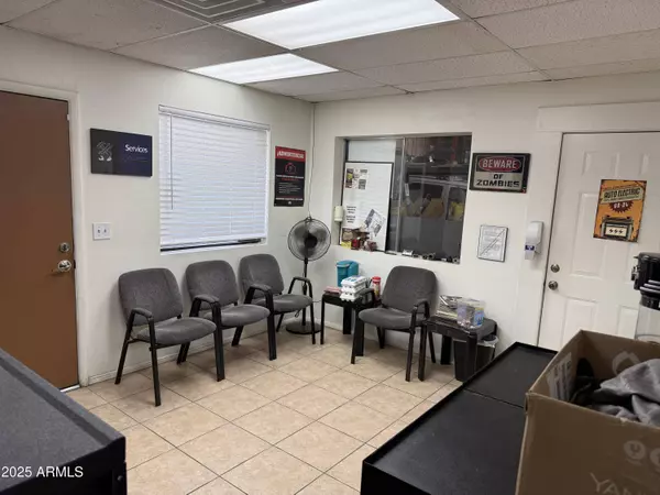 7961 W GOLD DUST Avenue, Peoria, AZ 85345