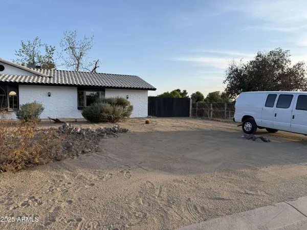4035 W Country Gables Drive, Phoenix, AZ 85053