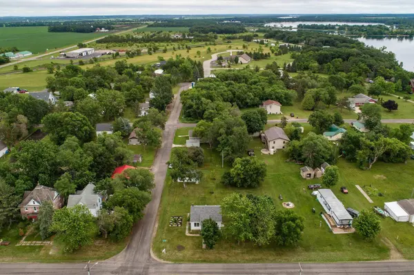 202 Lake AVE S, Ottertail, MN 56571