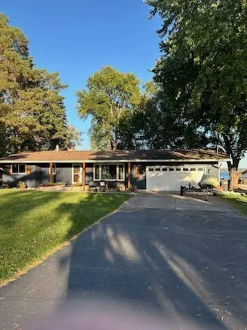 736 Shorewood DR, Detroit Lakes, MN 56501
