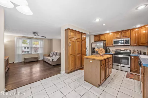 5206 Firwood Ln, Louisville, KY 40291