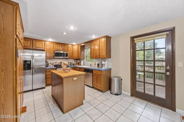 5206 Firwood Ln, Louisville, KY 40291