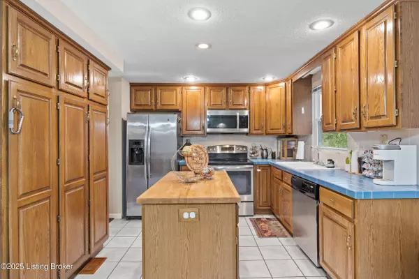 5206 Firwood Ln, Louisville, KY 40291